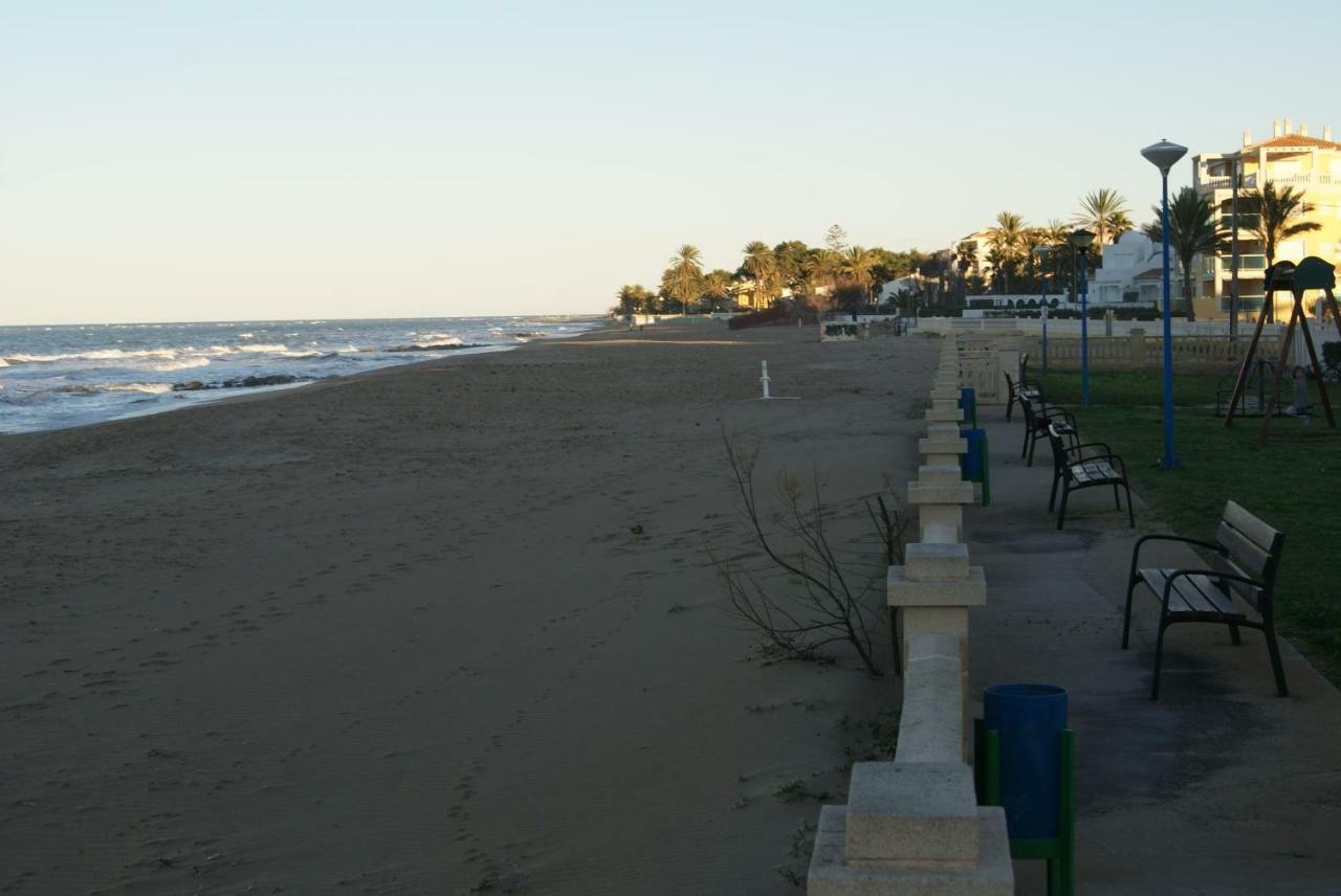 Apartamento Primera Linea De Mar Denia Bagian luar foto